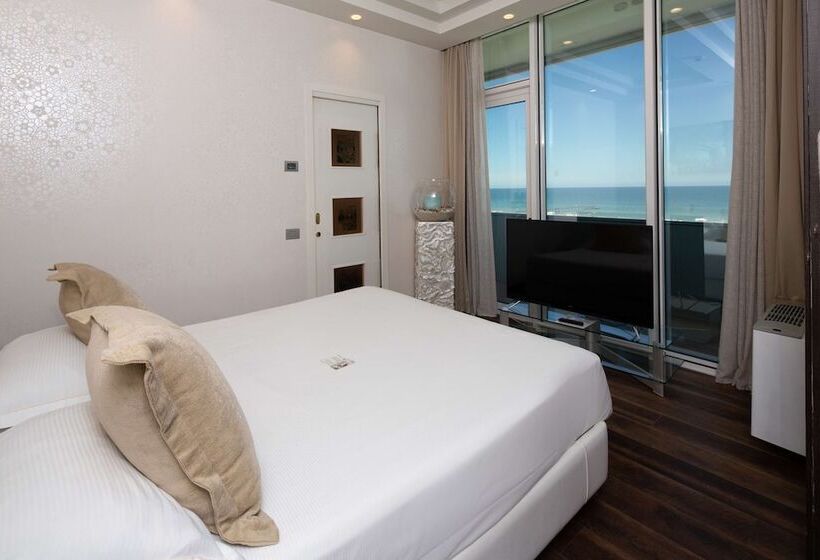 1 Bedroom Penthouse Apartment, Best Western Maison B