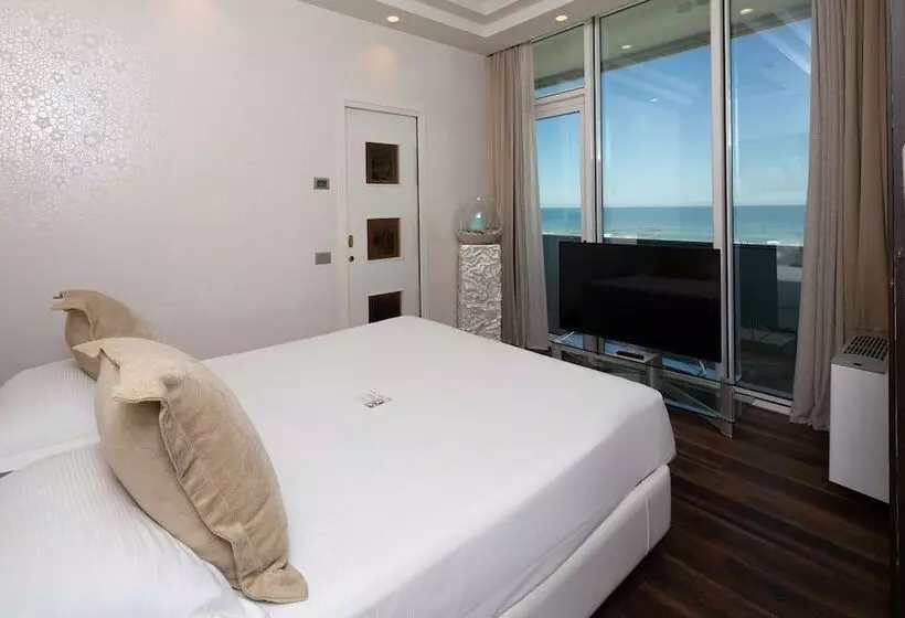 1 Bedroom Penthouse Apartment, Best Western Maison B