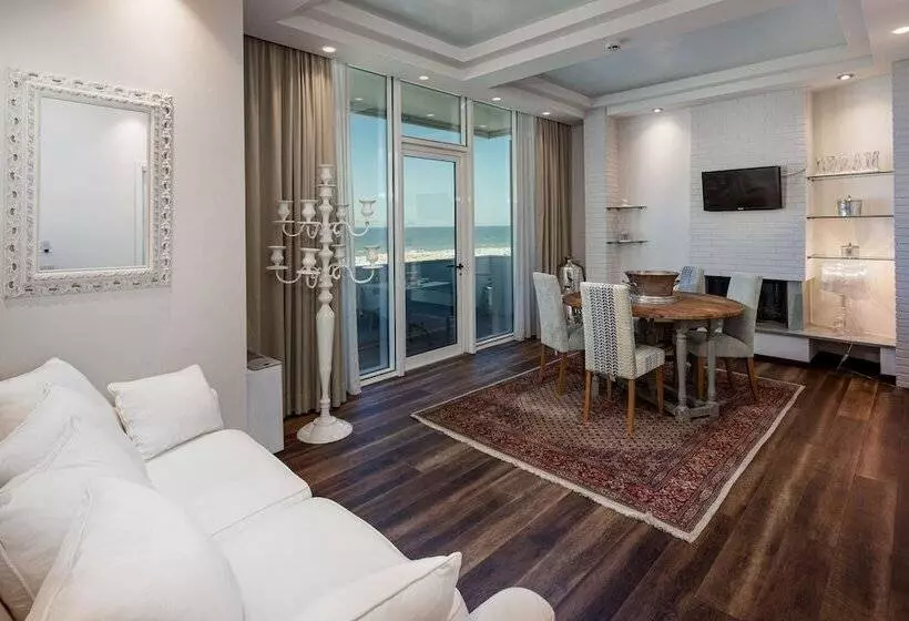 1 Bedroom Penthouse Apartment, Best Western Maison B