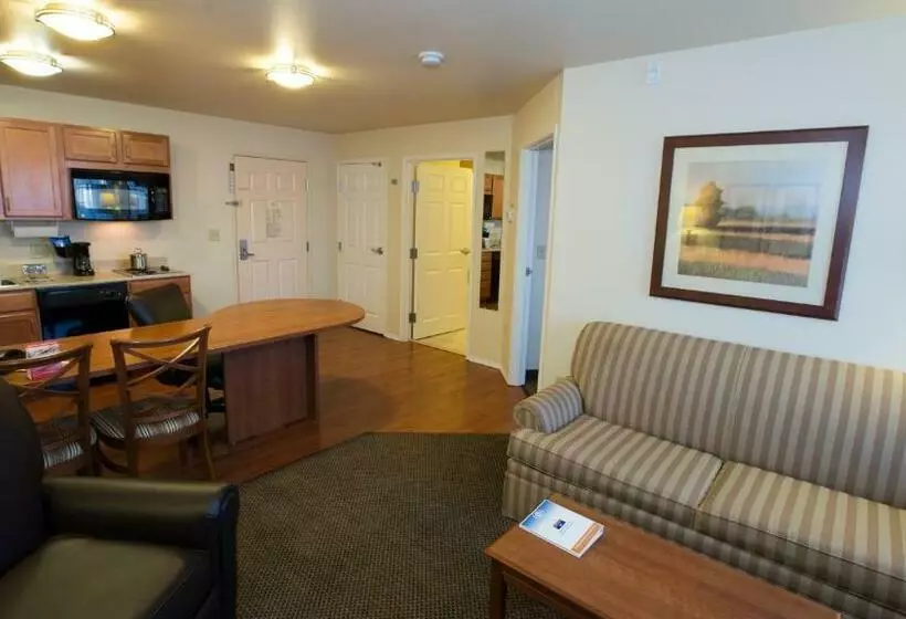 سوئیت با تخت بزرگ, Candlewood Suites Joplin, An Ihg