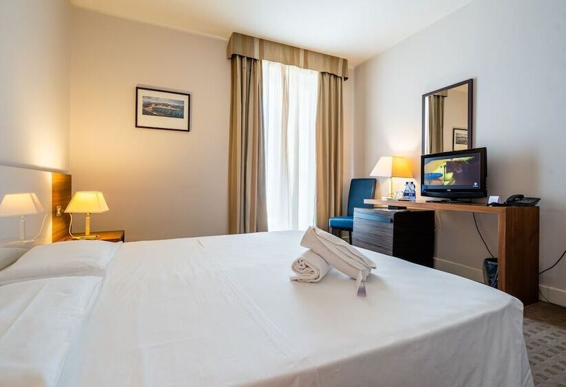 スタンダードルーム, Capo Peloro