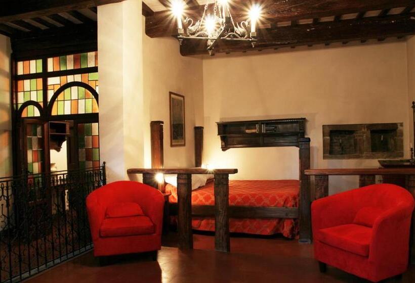 جناح, Castello Di Petroia Dimora D Epoca