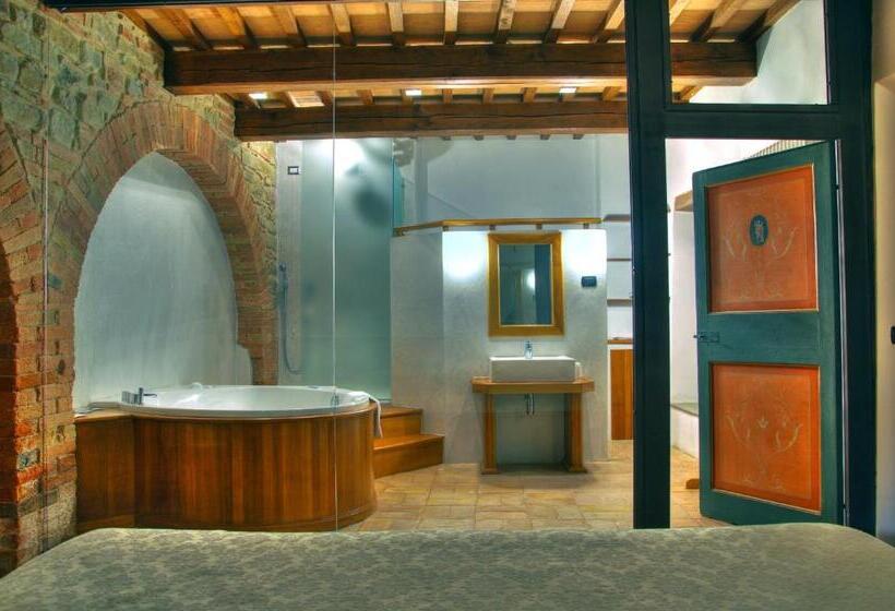 자쿠지 스위트, Castello Di Petroia Dimora D Epoca
