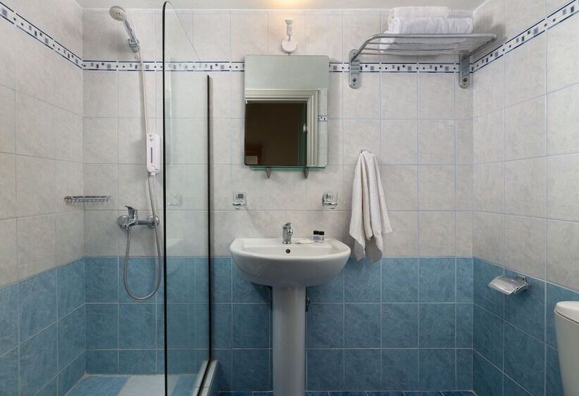 标准三人间, City Plus Rhodes