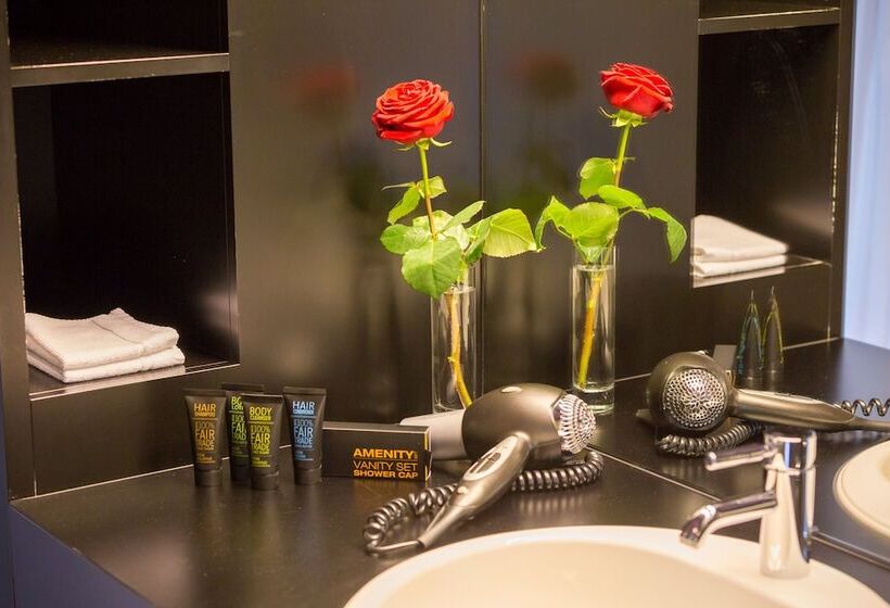 Quarto Familiar, Dasbreitehotel Am Rhein