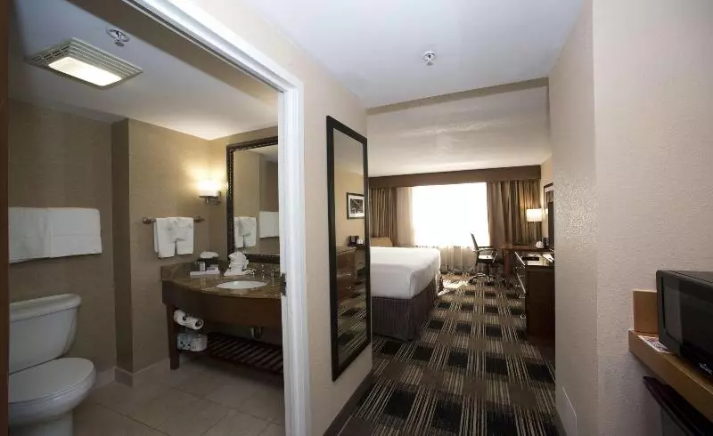 キングサイズベッドのスタンダードルーム, Executive Suites