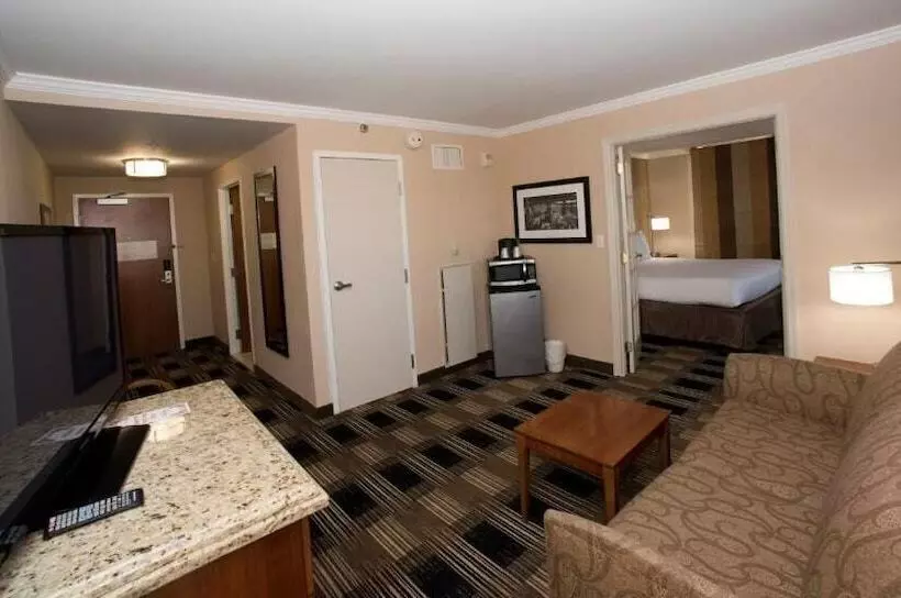 エクゼクティブスイート, Executive Suites