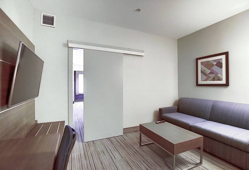 جناح, Holiday Inn Express Airport Calgary, An Ihg