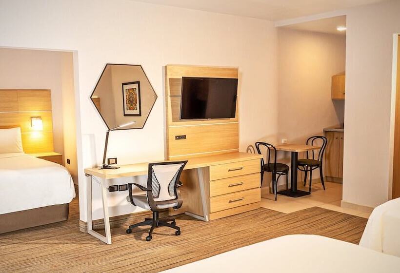 سوییت, Holiday Inn Express Chihuahua, An Ihg