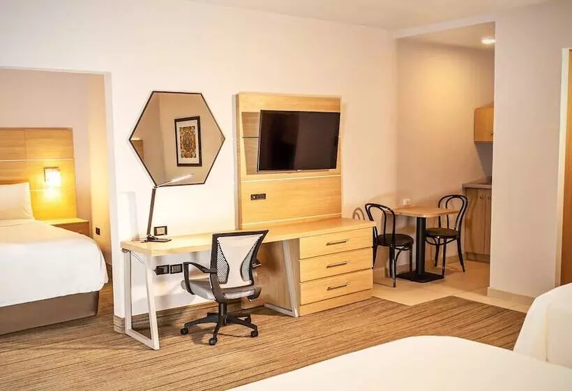 سوییت, Holiday Inn Express Chihuahua, An Ihg