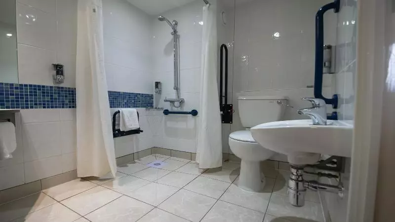 身障者適用スタンダードルーム, Holiday Inn Express Hull City Centre, An Ihg
