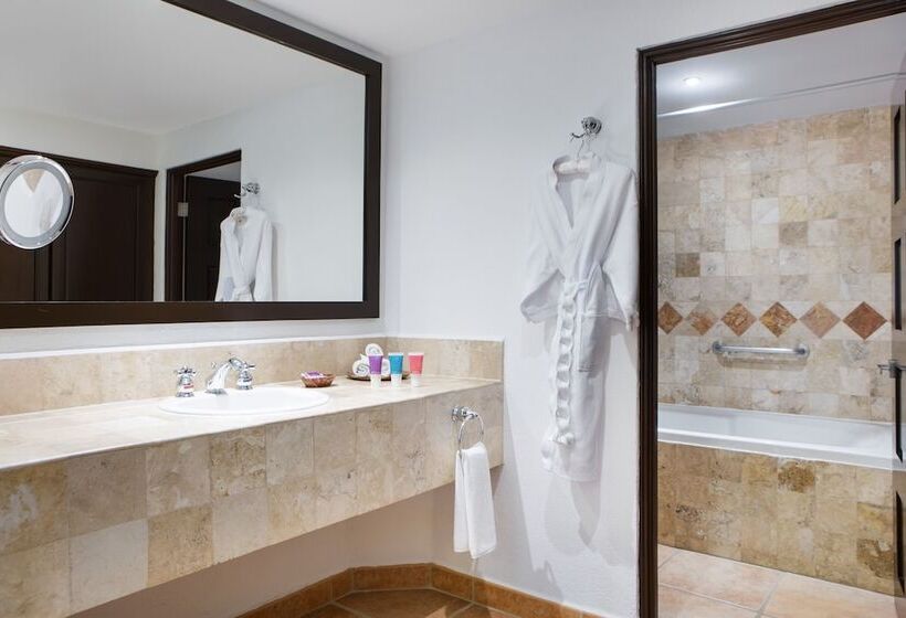 带大床的俱乐部房间, Hyatt Ziva Los Cabos  All Inclusive