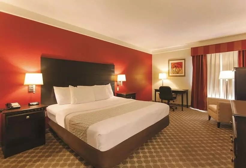 اتاق دلوکس مخصوص معلولین, La Quinta By Wyndham Pcb Coastal Palms