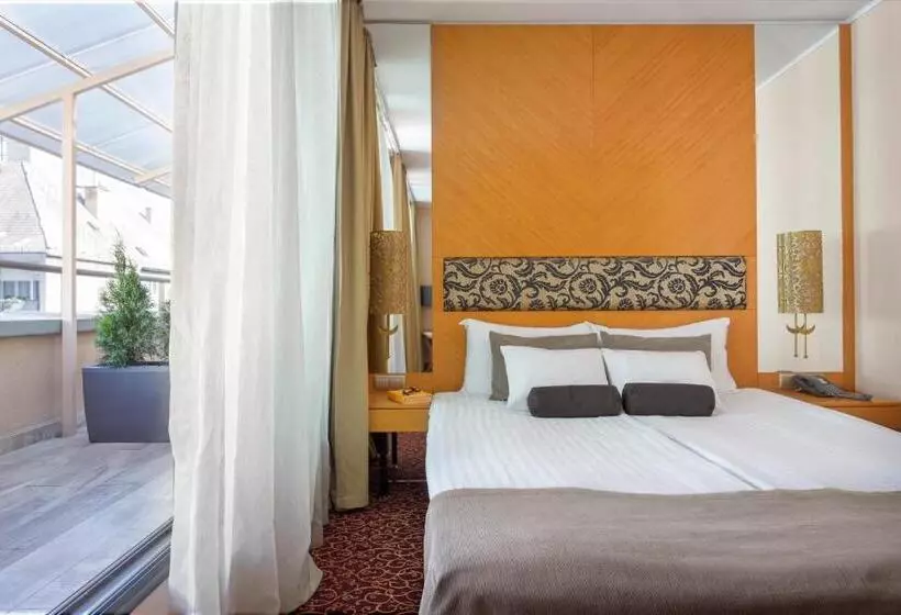 سوییت جونیور با بالکن, Marmara Hotel Budapest