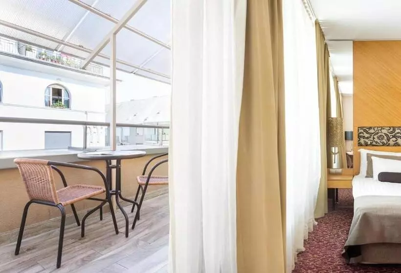 سوییت جونیور با بالکن, Marmara Hotel Budapest