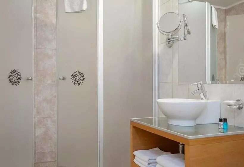 سوییت جونیور با بالکن, Marmara Hotel Budapest