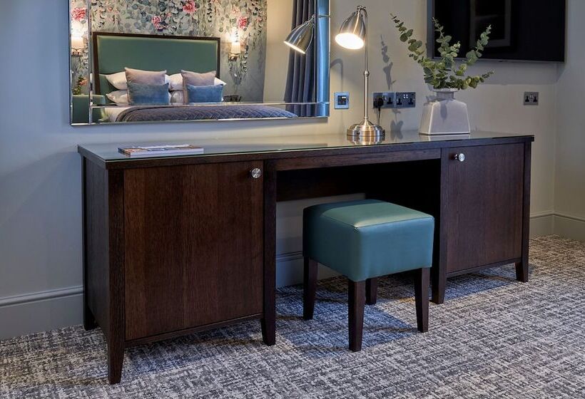Номер Executive, Mandolay Hotel Guildford