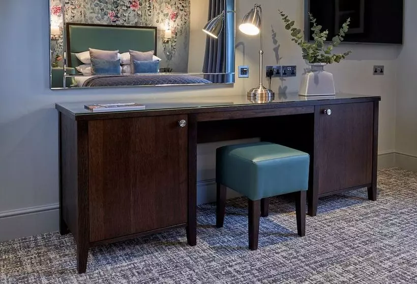 エクゼクティブルーム, Mandolay Hotel Guildford