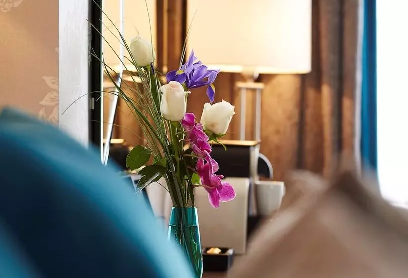 エクゼクティブトリプル, Mandolay Hotel Guildford