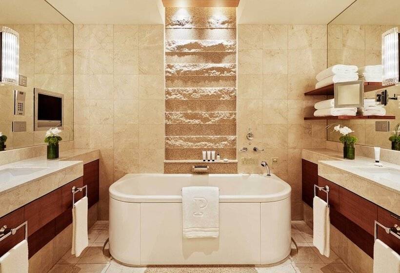 Номер Deluxe, The Peninsula Tokyo