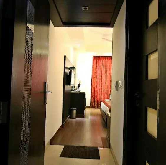 デラックスルーム, The Prime Balaji Deluxe At New Delhi Railway Station   Free Airport Pickup