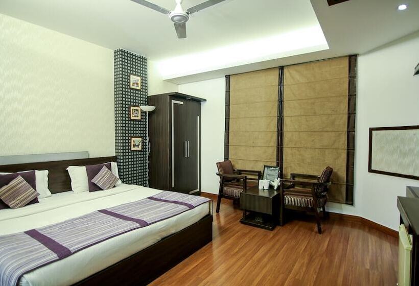 اتاق اجرایی, The Prime Balaji Deluxe At New Delhi Railway Station   Free Airport Pickup