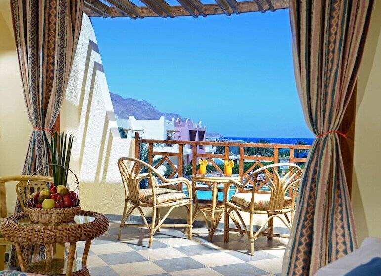 اتاق استاندارد با چشمانداز دریا, Tropitel Dahab Oasis