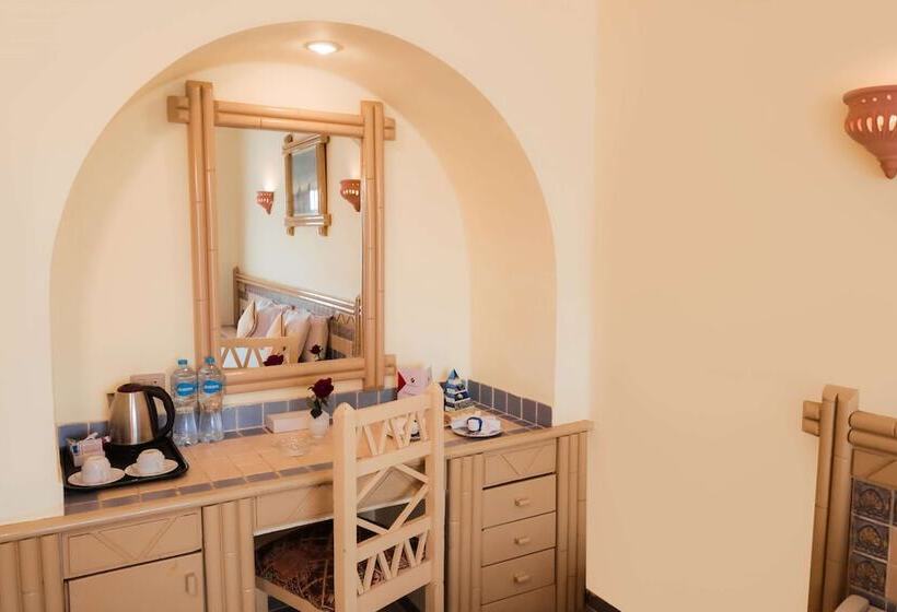 اتاق استاندارد با چشمانداز دریا, Tropitel Dahab Oasis