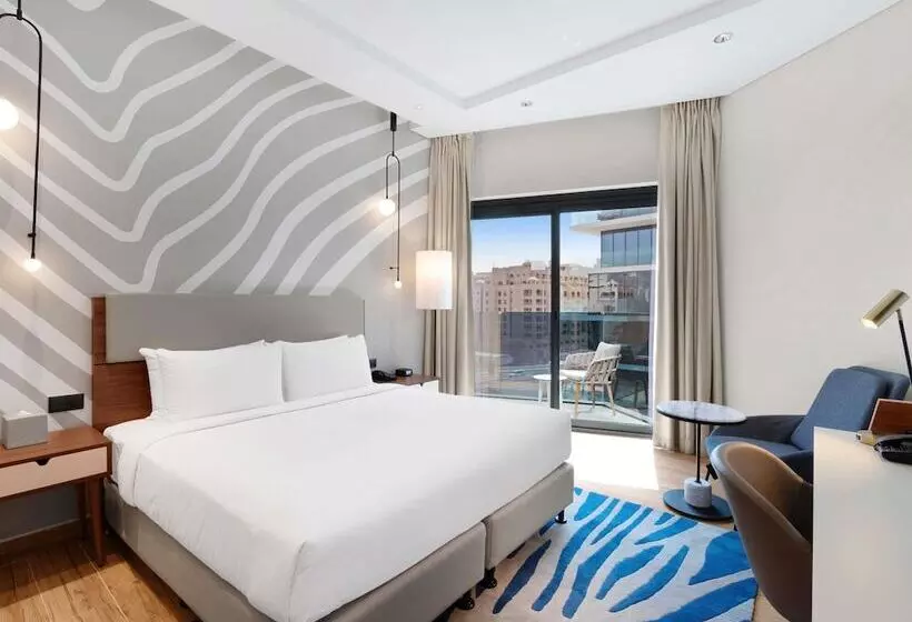 1 Bedroom Apartment with Balcony