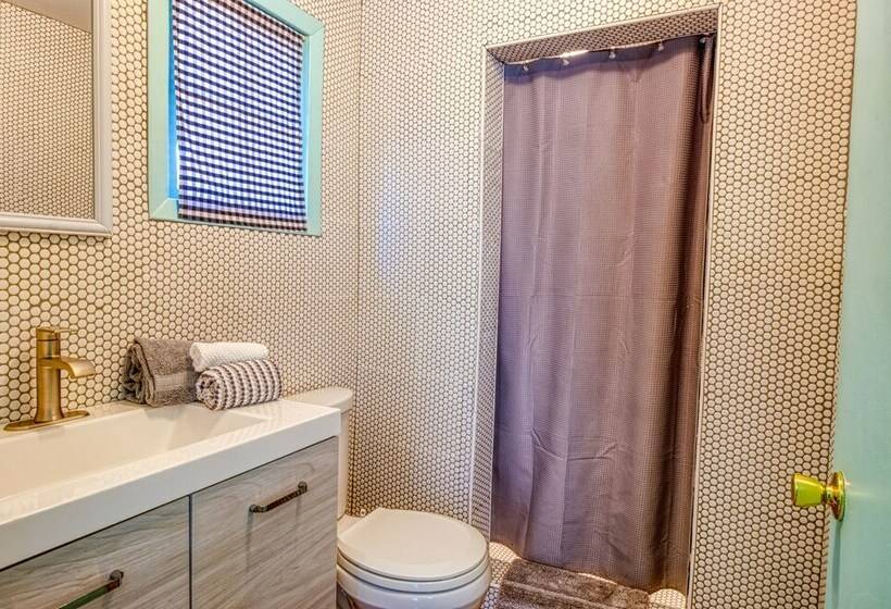 קוטג' דלוקס, Frio River Cabins