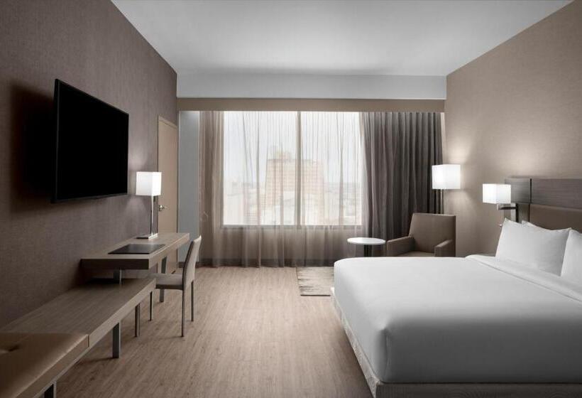 适合残疾人士使用的带超级大床的标准间, Ac Hotel By Marriott San Antonio Riverwalk