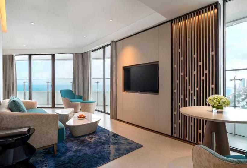 Executive Suite Meerblick, Radisson Hotel Danang