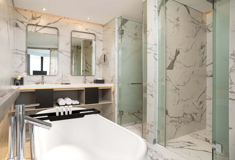 Executive Suite Meerblick, Radisson Hotel Danang