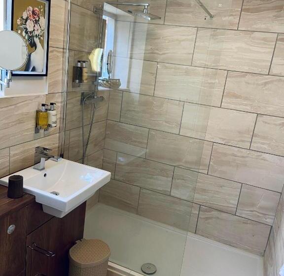 패밀리 스위트, The Riverside Rooms