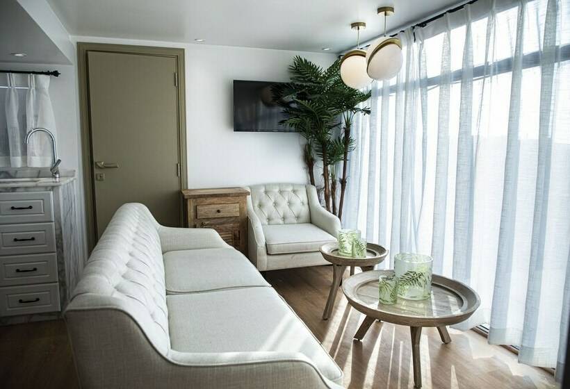 Aile Süiti, Caravana Beach Resort Al Zorah