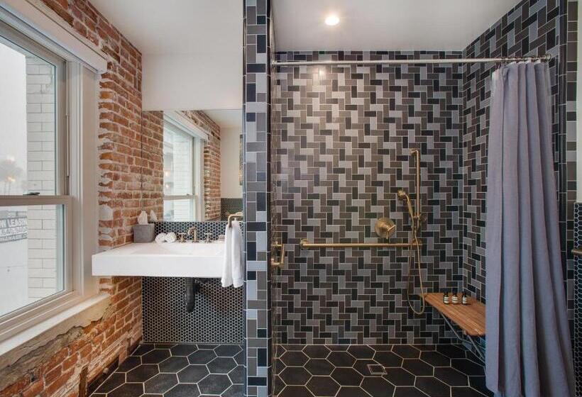 适合残疾人使用的标准间, Venice V