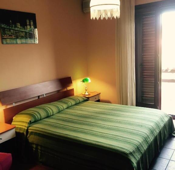 חדר אקונומי, La Ginestra Chia B&b