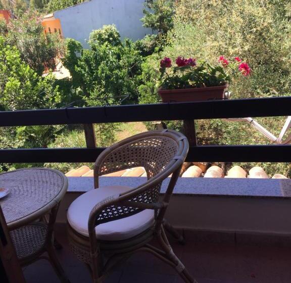 חדר דלוקס, La Ginestra Chia B&b