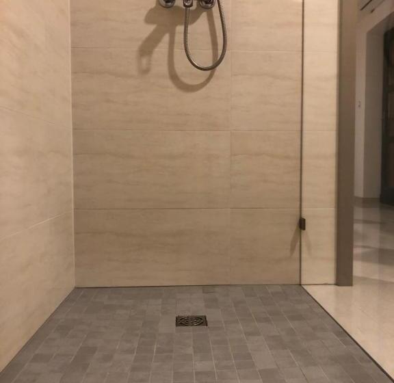 جناح سوبيريور, Penzion Lednice