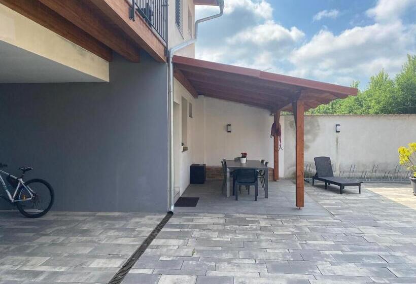 جناح ديلوكس, Penzion Lednice