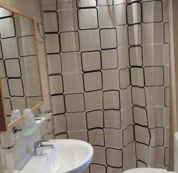 标准间, Fonda Can Fasersia