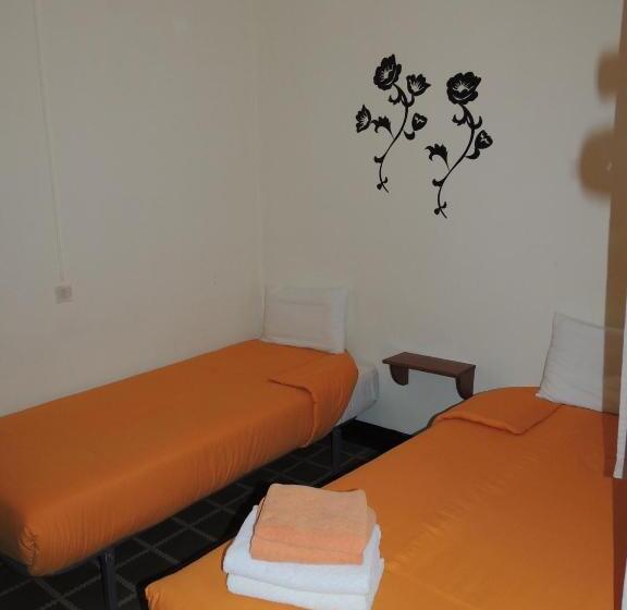 带共用浴室的标准房间, Fonda Can Fasersia