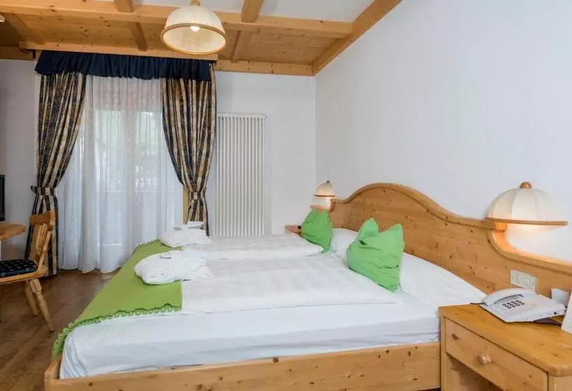 اتاق کلاسیک, B&b Andreas