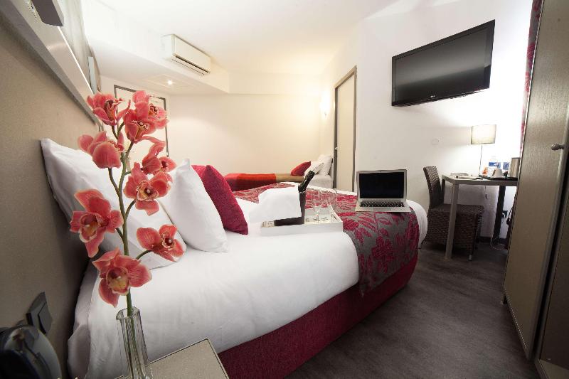 스탠다드 트리플 룸 풀장 전망, Aphrodite