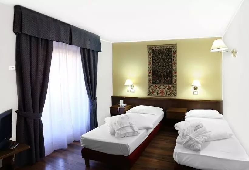 اتاق اکونومی, Baita Clementi