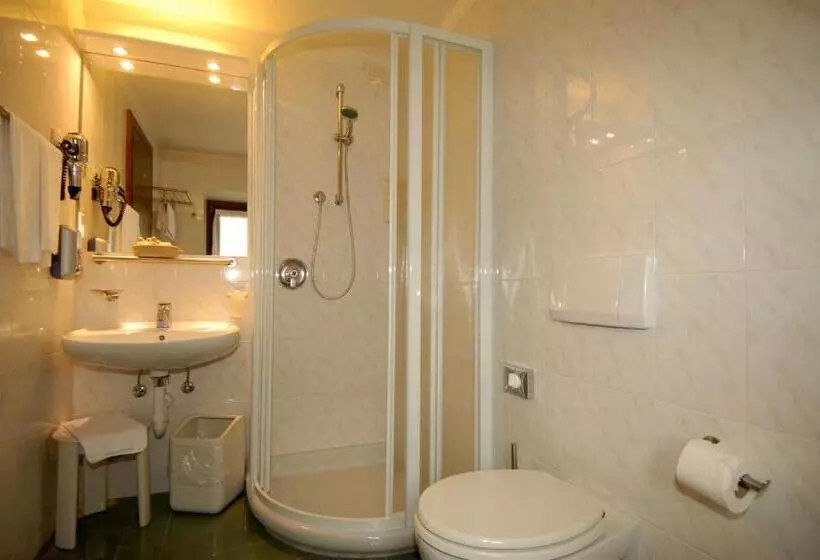 اتاق استاندارد یک نفره, Baita Clementi
