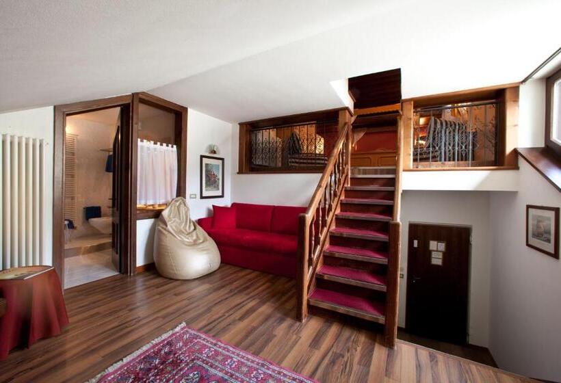 디럭스 룸, Baita Clementi