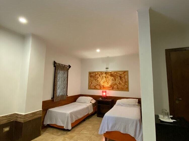 חדר סטנדרט לארבעה, Boutique Hotel De La Fonte By Nordic