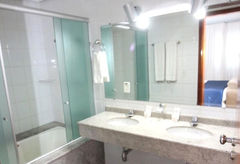 Люкс Сеньор, Carlton Plaza São José Dos Campos