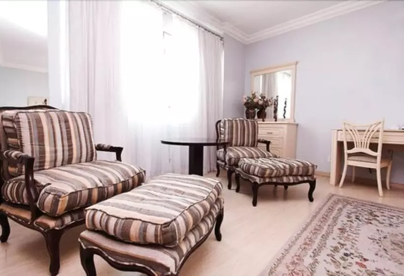 سوئیت سینیور, Carlton Plaza São José Dos Campos
